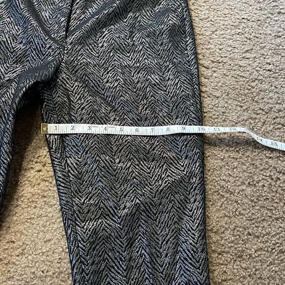 WhiteHouseBlackMarket The Slim Ankle Women’s pants Size 6. Zebra Print. - Picture 3 of 7